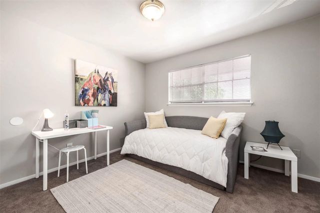 4422 Weaver RD 303, Houston, TX 77016