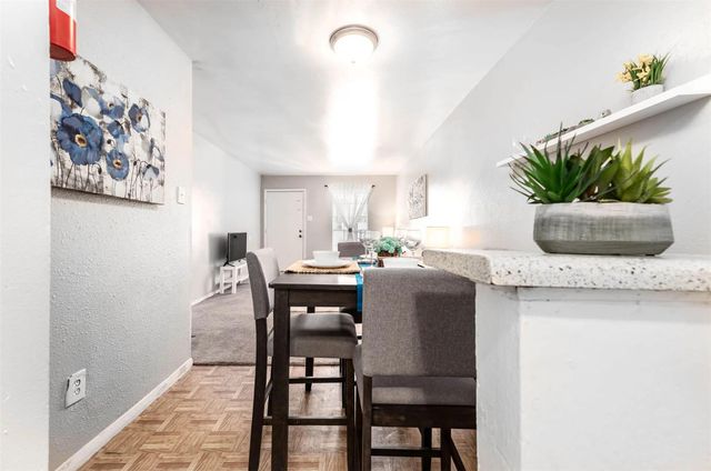 4422 Weaver RD 303, Houston, TX 77016