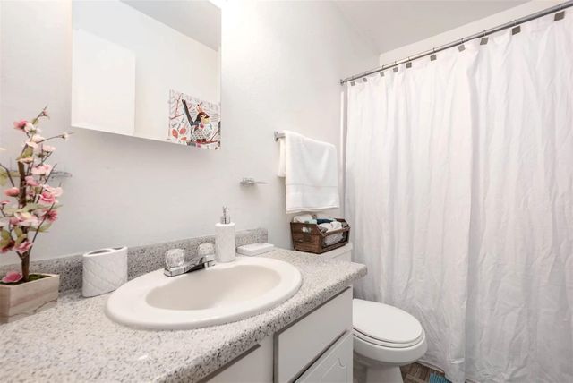 4422 Weaver RD 303, Houston, TX 77016