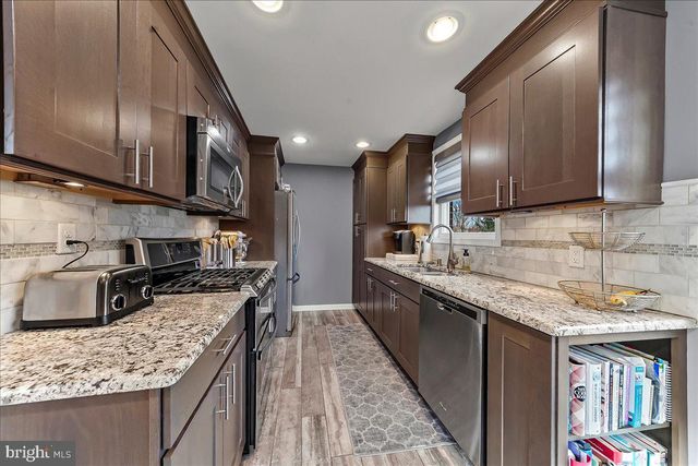 311 LAUREL RD, Sharon Hill, PA 19079