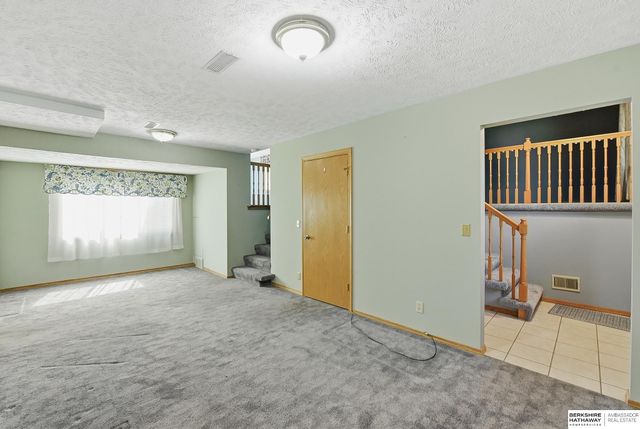 6241 S 74th Street, Ralston, NE 68127