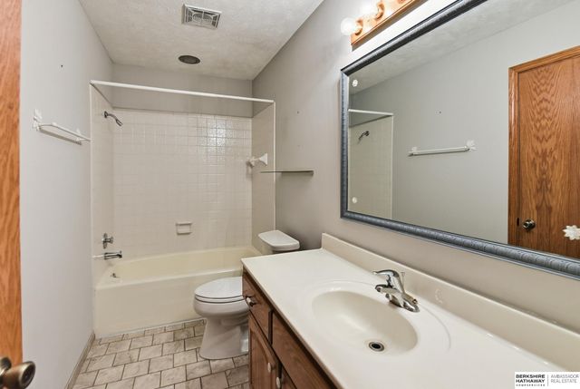 6241 S 74th Street, Ralston, NE 68127