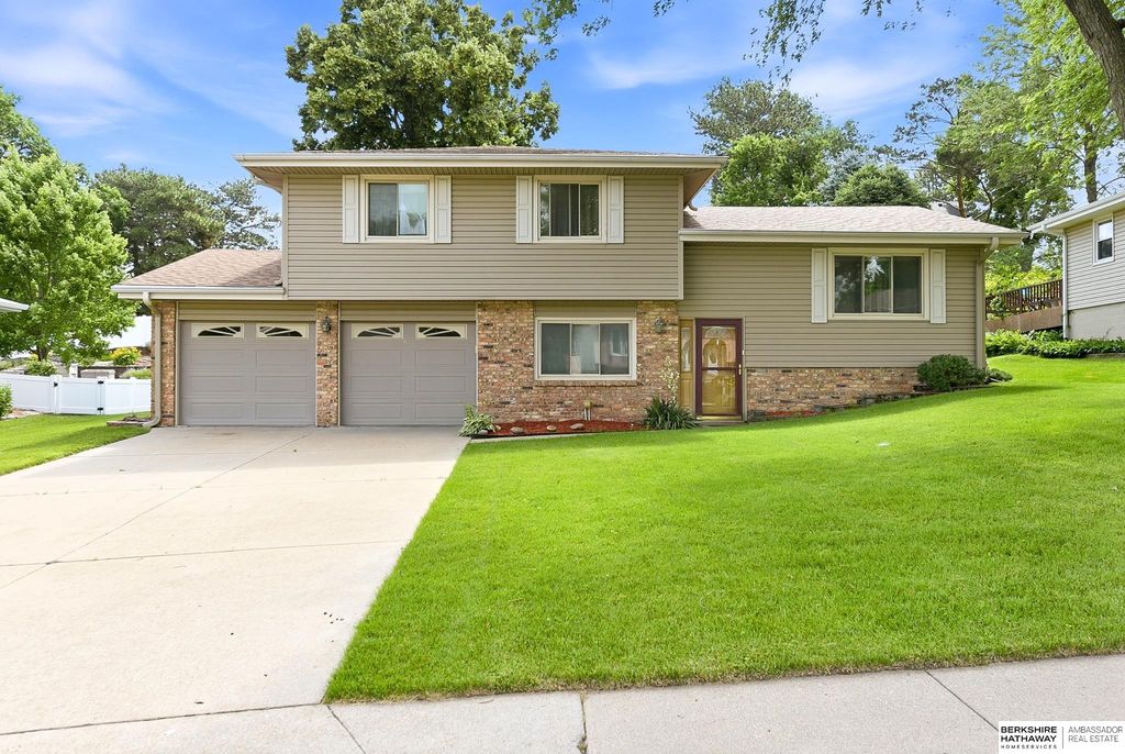 6241 S 74th Street, Ralston, NE 68127