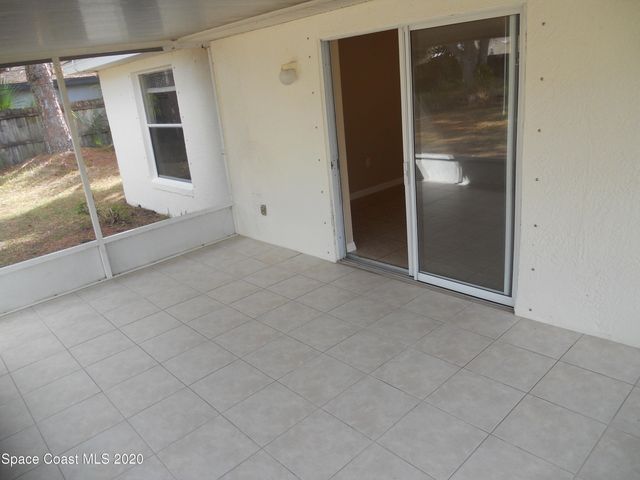 599 Evergreen Street NE, Palm Bay, FL 32907