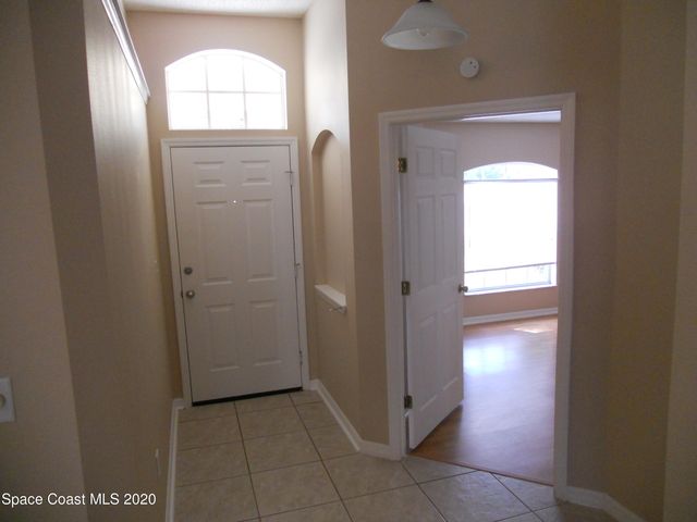 599 Evergreen Street NE, Palm Bay, FL 32907