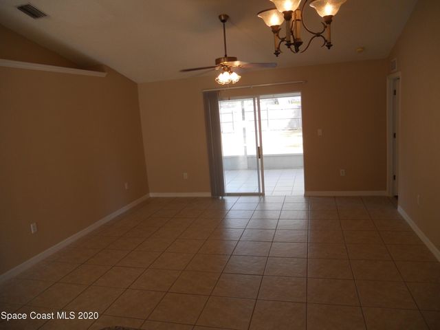 599 Evergreen Street NE, Palm Bay, FL 32907