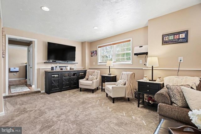 405 STEVEN DR, York, PA 17406