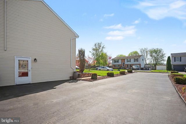 405 STEVEN DR, York, PA 17406