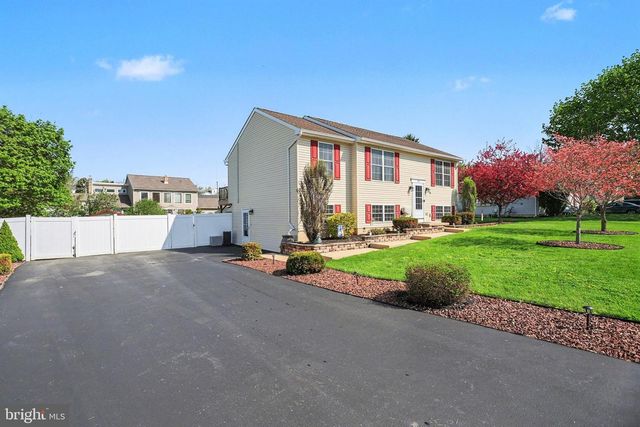 405 STEVEN DR, York, PA 17406