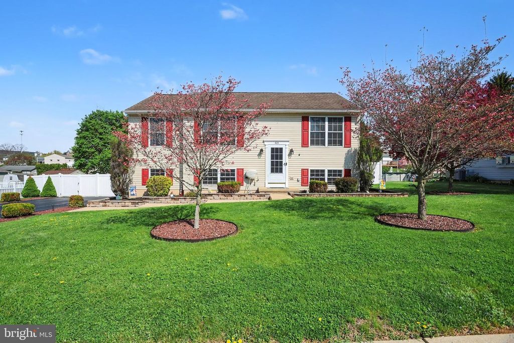 405 STEVEN DR, York, PA 17406