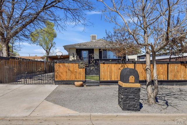 1729 E 16th St, Pueblo, CO 81001