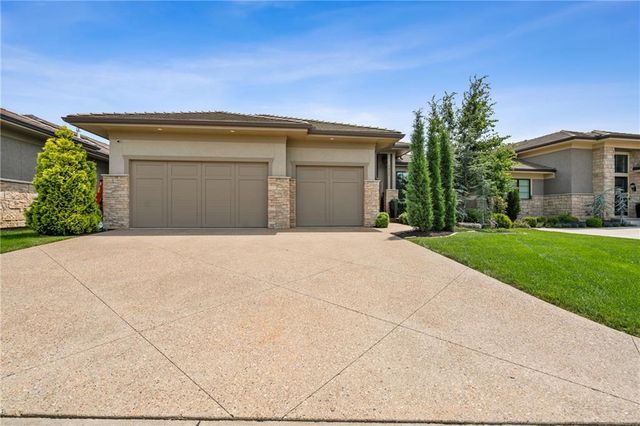 5917 W 137th Street, Overland Park, KS 66223
