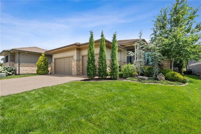 5917 W 137th Street, Overland Park, KS 66223