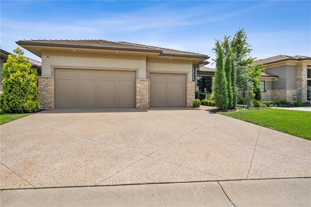 5917 W 137th Street, Overland Park, KS 66223