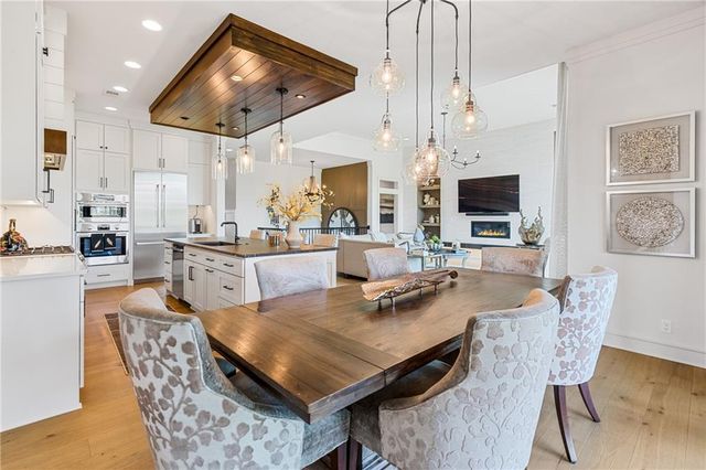 5917 W 137th Street, Overland Park, KS 66223