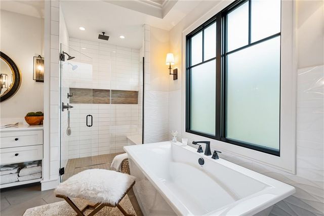 5917 W 137th Street, Overland Park, KS 66223