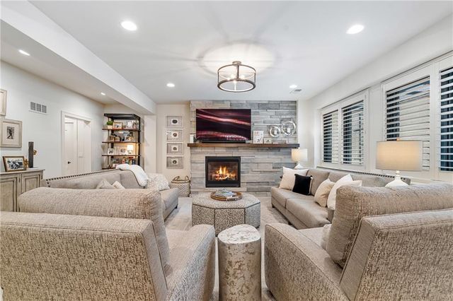 5917 W 137th Street, Overland Park, KS 66223