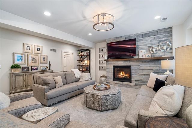 5917 W 137th Street, Overland Park, KS 66223
