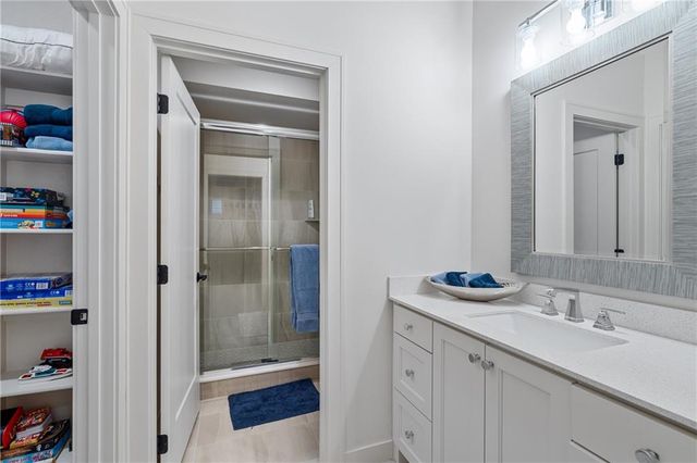 5917 W 137th Street, Overland Park, KS 66223