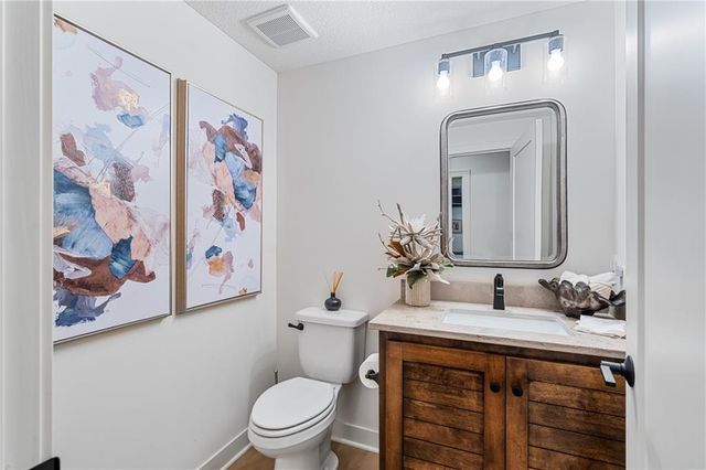5917 W 137th Street, Overland Park, KS 66223