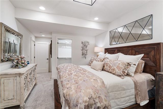 5917 W 137th Street, Overland Park, KS 66223