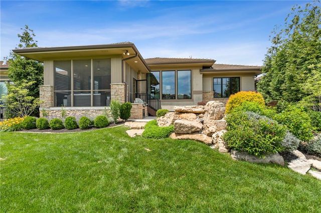 5917 W 137th Street, Overland Park, KS 66223