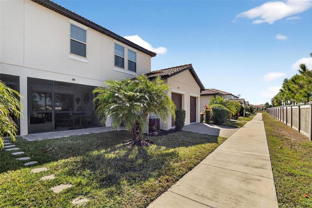 16909 APRIL PLUSH DRIVE, Wimauma, FL 33598