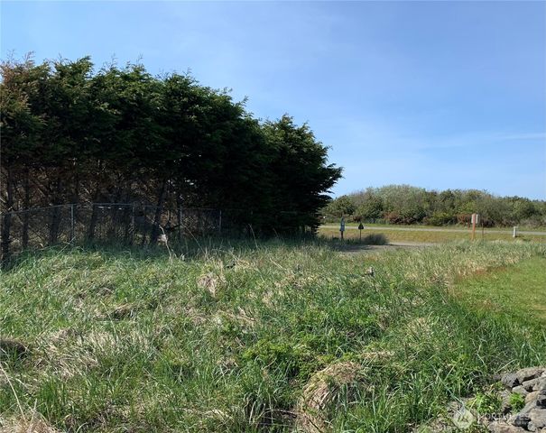 265 Marine View Drive SE, Ocean Shores, WA 98569