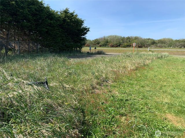 265 Marine View Drive SE, Ocean Shores, WA 98569