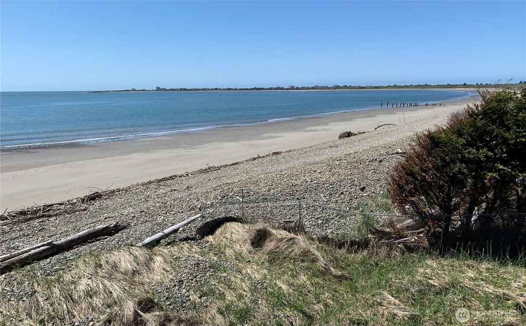 265 Marine View Drive SE, Ocean Shores, WA 98569