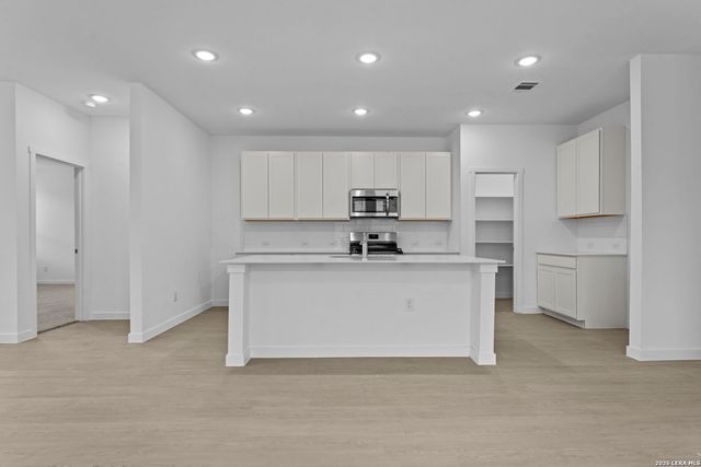 2307 Fort Davis Pass, Marion, TX 78124