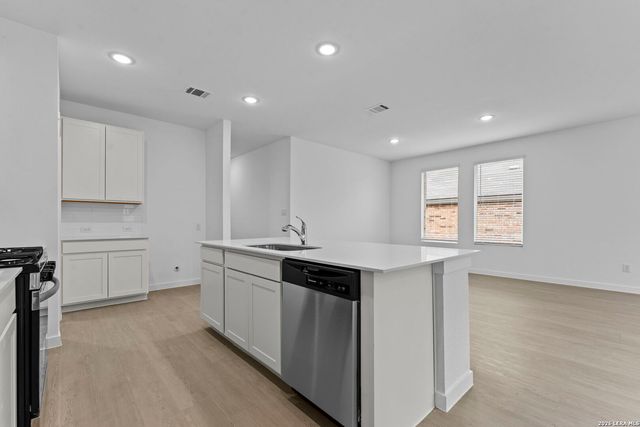 2307 Fort Davis Pass, Marion, TX 78124