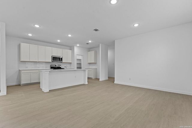 2307 Fort Davis Pass, Marion, TX 78124