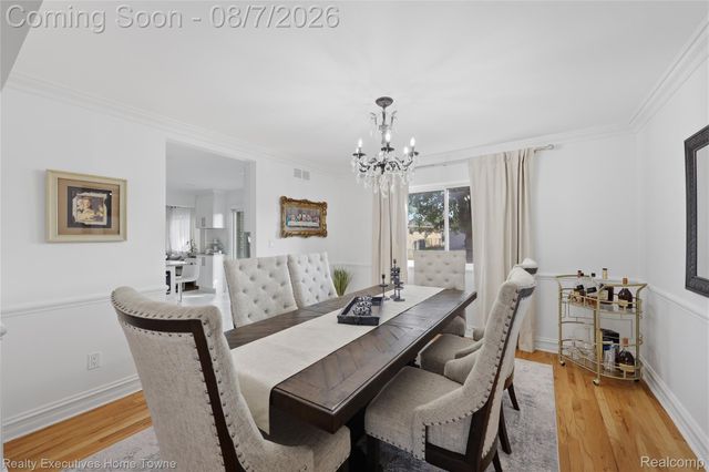 2986 Groves Drive, Sterling Heights, MI 48310