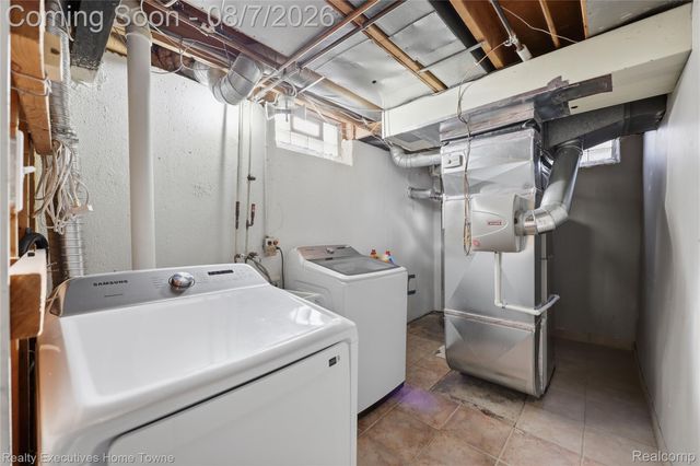 2986 Groves Drive, Sterling Heights, MI 48310