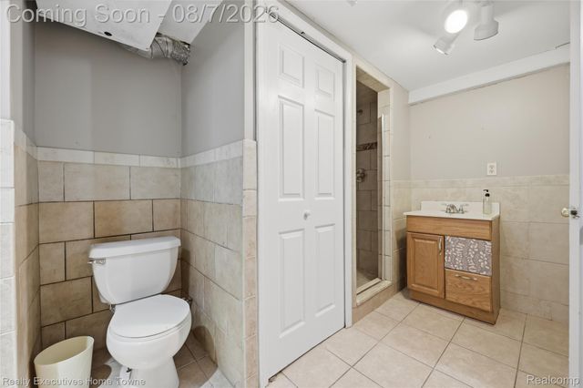 2986 Groves Drive, Sterling Heights, MI 48310
