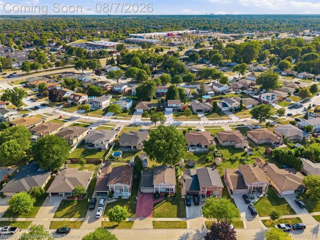 2986 Groves Drive, Sterling Heights, MI 48310
