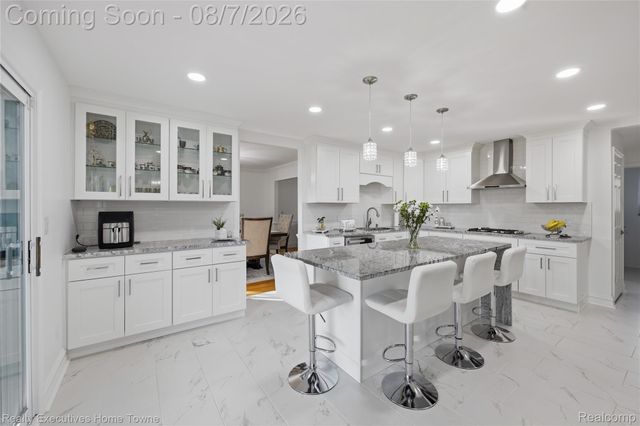 2986 Groves Drive, Sterling Heights, MI 48310