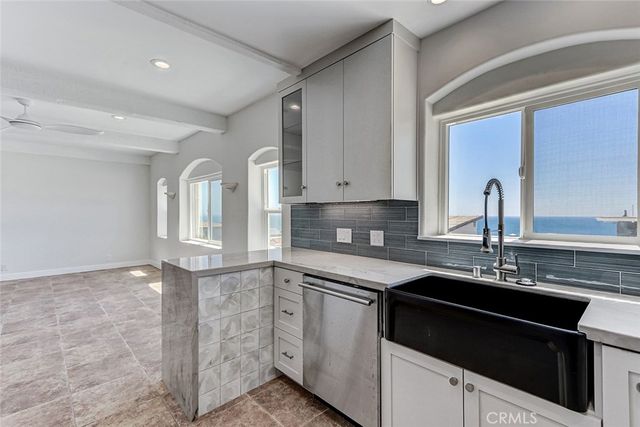 3305 Highland Avenue, Manhattan Beach, CA 90266