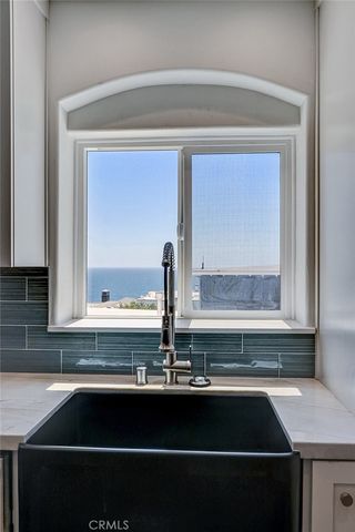 3305 Highland Avenue, Manhattan Beach, CA 90266