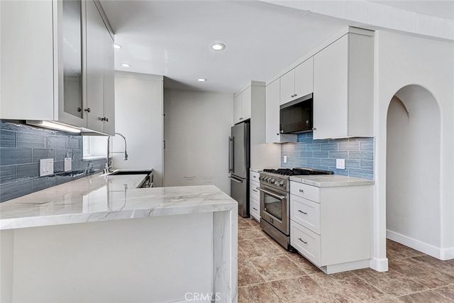 3305 Highland Avenue, Manhattan Beach, CA 90266