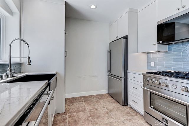 3305 Highland Avenue, Manhattan Beach, CA 90266