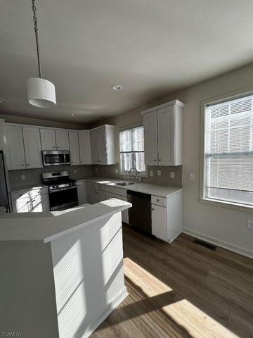 84 Norton Rd, Hillsborough Twp., NJ 08844