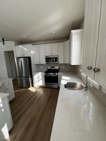 84 Norton Rd, Hillsborough Twp., NJ 08844