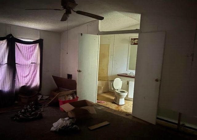 26 Washington St., Hemingway, SC 29554