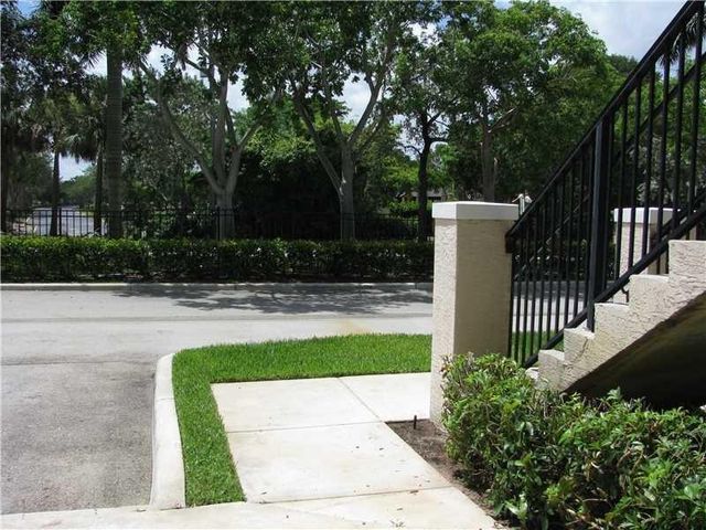 5800 W Sample Road 305, Coral Springs, FL 33067