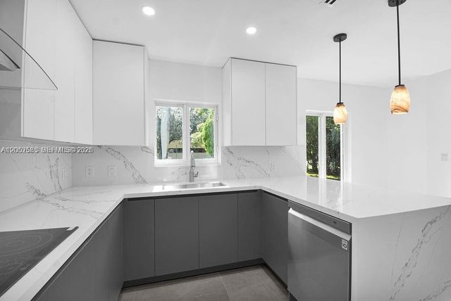7902 SW 67th Avenue 0, South Miami, FL 33143