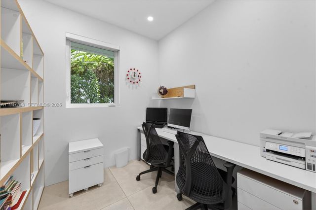 315 Palmwood Ln, Key Biscayne, FL 33149