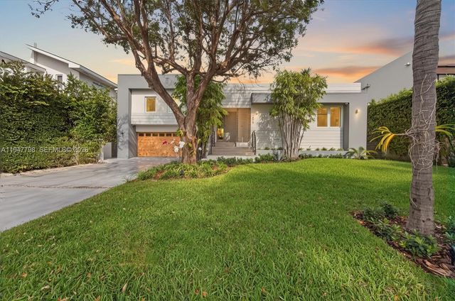 315 Palmwood Ln, Key Biscayne, FL 33149