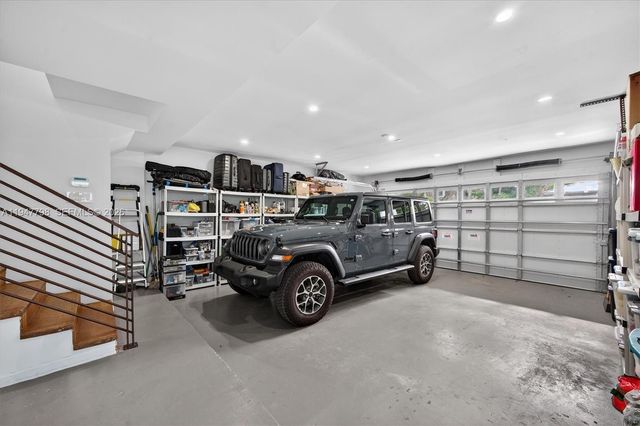 315 Palmwood Ln, Key Biscayne, FL 33149